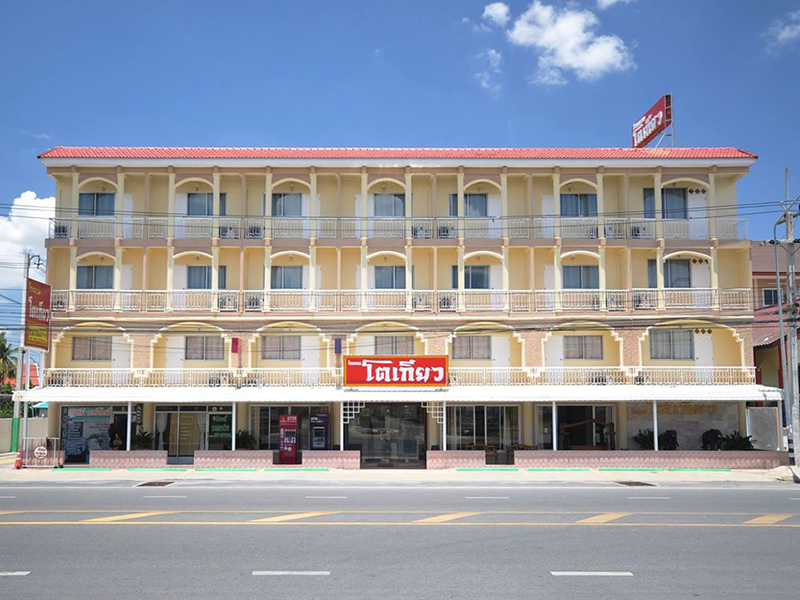 Tokyo Hotel Lopburi