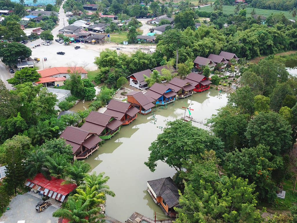 Kirinakorn Bang Phra Resort