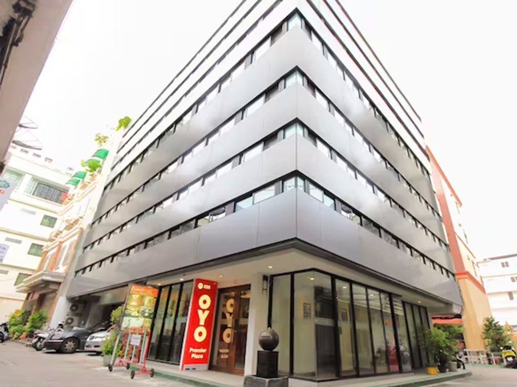 附近的酒店 Oyo 225 Premier Place Hotel